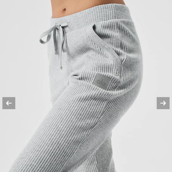 Alo Yoga Muse Sweatpant - Athletic Heather Grey Size: M - Picture 3 of 12